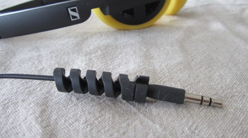 Inasmile cable protector