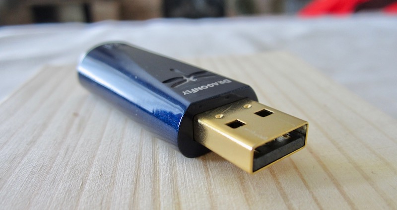 AudioQuest DragonFly Cobalt USB DAC + Preamp + Headphone Amp 